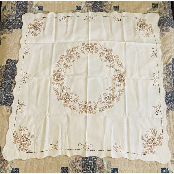 VTG Tablecloth Hand Embroidered CROSS STITCH Cream Brown Floral Neutral Taupe Es - Picture 7 of 16
